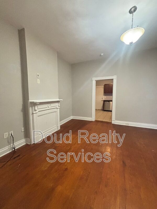 Well Kept 3 Bedroom 1.5 Bathroom Duplex Located in Historic Port Norfolk property image