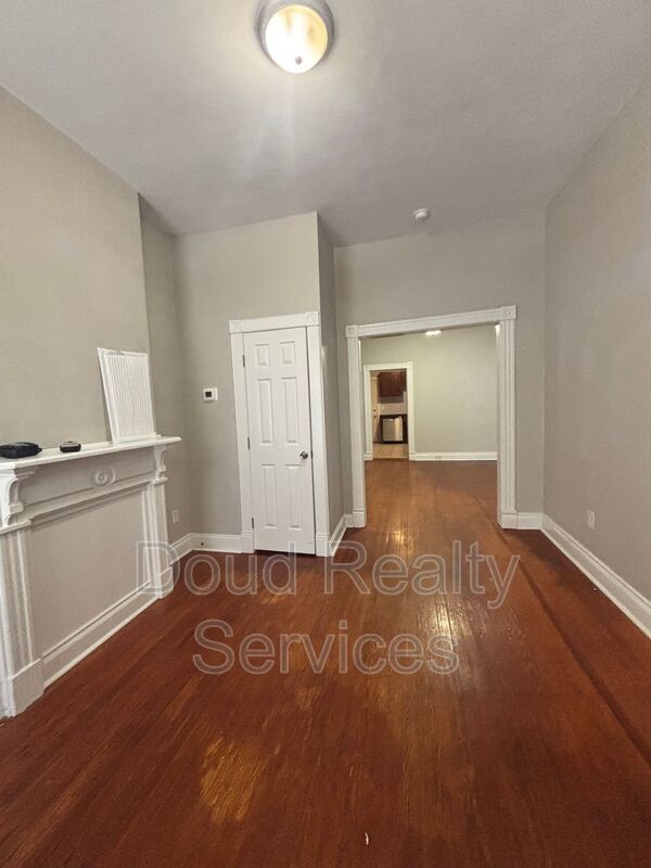 Well Kept 3 Bedroom 1.5 Bathroom Duplex Located in Historic Port Norfolk property image