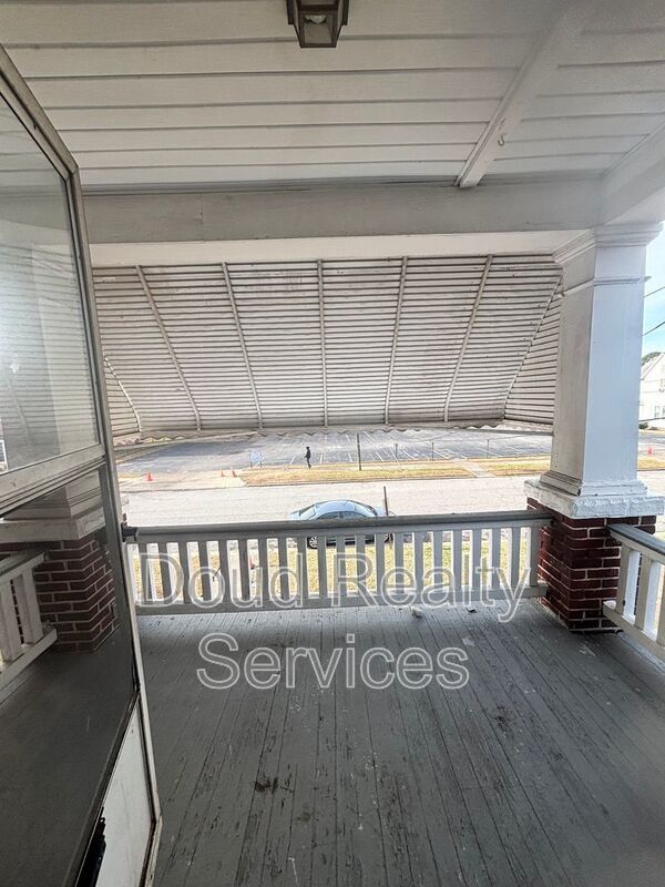 Amazing Two Bedroom Apartment Near Port Norfolk property image