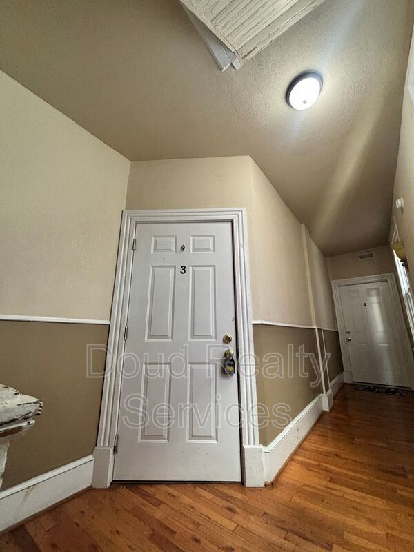 Elegant 1 Bedroom 1 Bath Apt in Historic Olde Towne, with an Office or Den property image