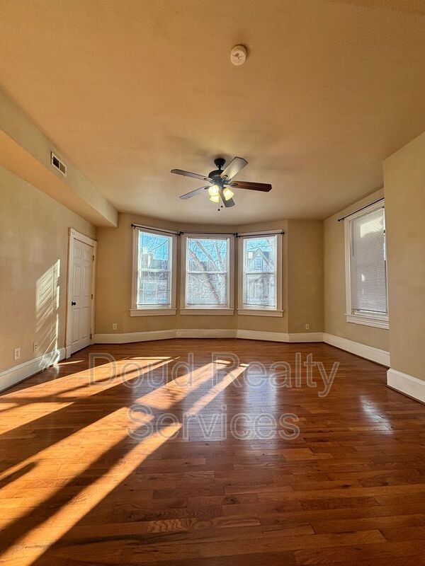 Elegant 1 Bedroom 1 Bath Apt in Historic Olde Towne, with an Office or Den property image