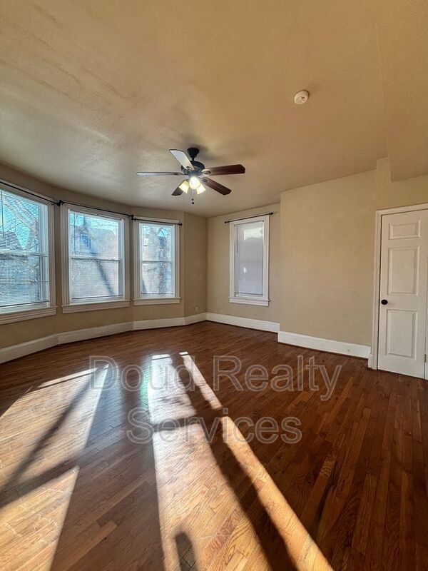 Elegant 1 Bedroom 1 Bath Apt in Historic Olde Towne, with an Office or Den property image