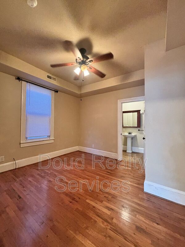 Elegant 1 Bedroom 1 Bath Apt in Historic Olde Towne, with an Office or Den property image